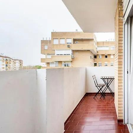 Apartment Centric And Spacious Flat With Free Car Park Seville