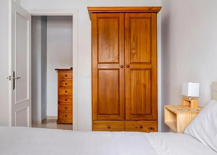 아파트 Centric And Spacious Flat With Free Car Park