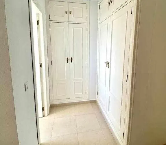 아파트 Centric And Spacious Flat With Free Car Park *