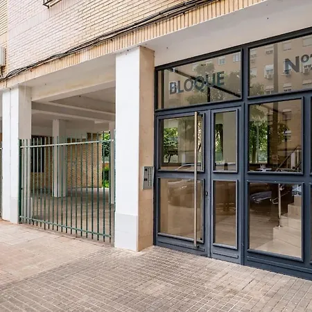 Appartamento Centric And Spacious Flat With Free Car Park Siviglia